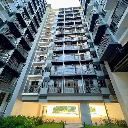 Serene Suites At S Residences Moa Complex-3